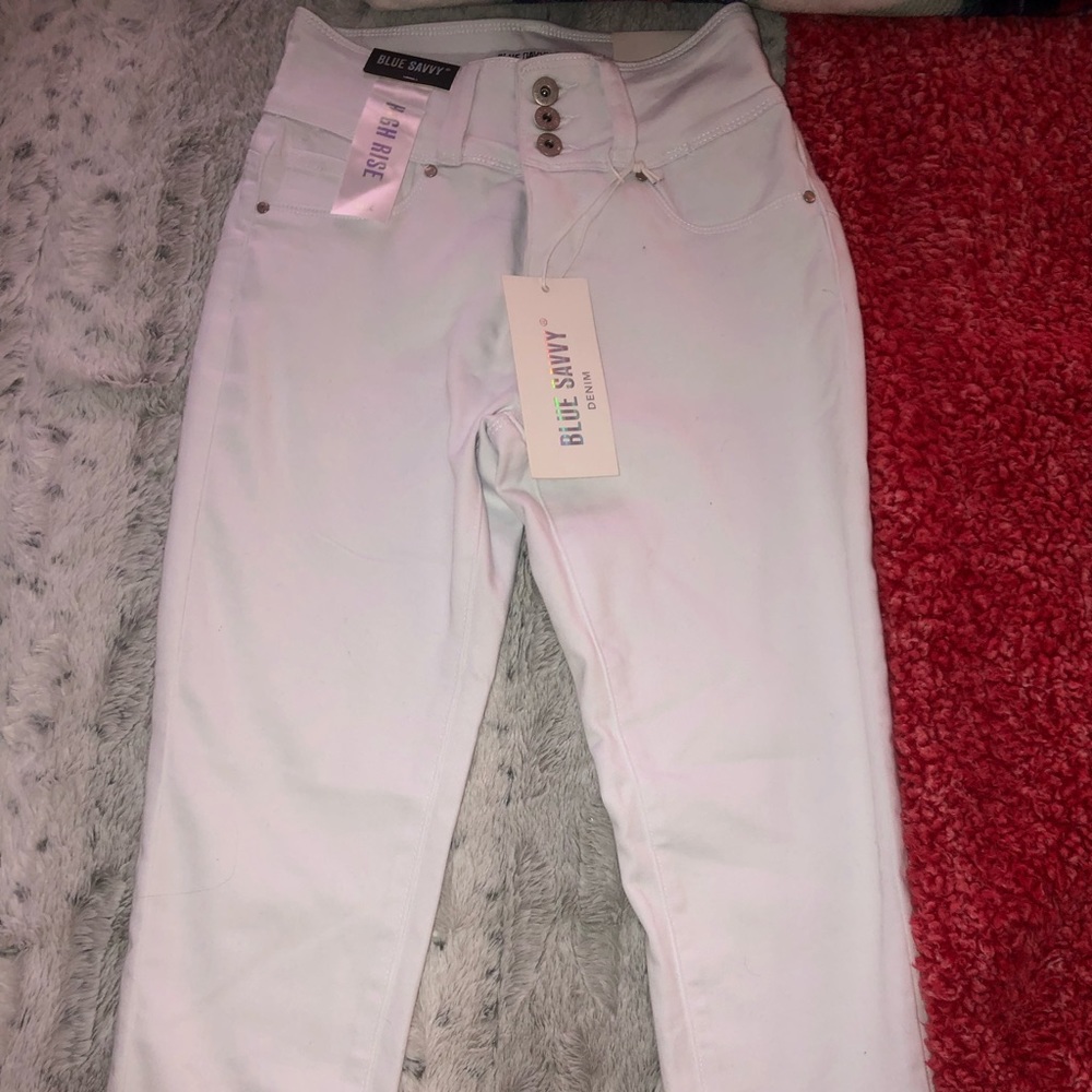 Never worn, with tags, white high rise stretchy jeans
